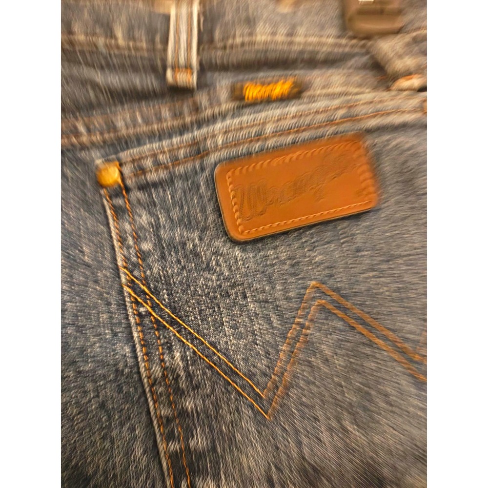 Wrangler Men's Blue Dark Wash Denim Jeans Straight Leg Regular Fit 5-Pocket